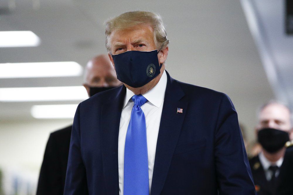 TRUMP - MASK -WALTER REED - AP - 7-11-2020 1.jpeg